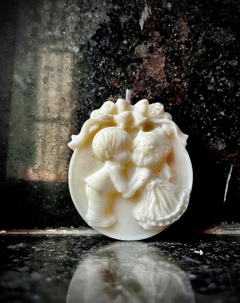 Couple Shape Candle - Image 5